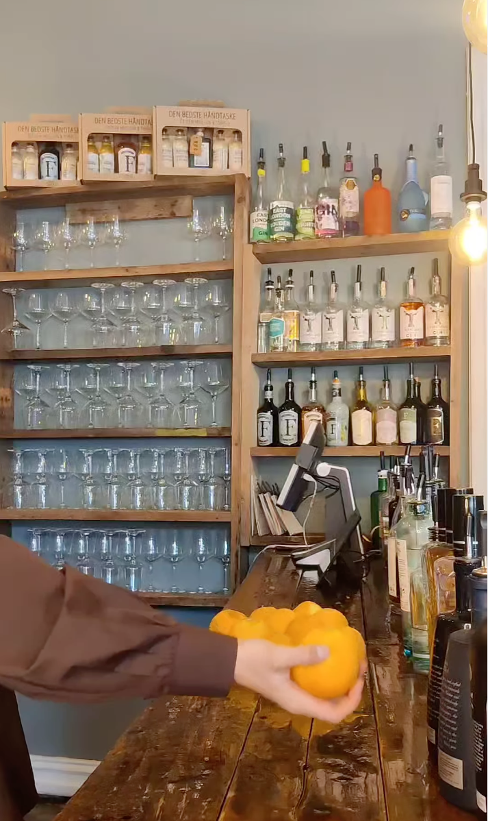 Two Socks From Gin Bar to Digital Success Amid the Pandemic